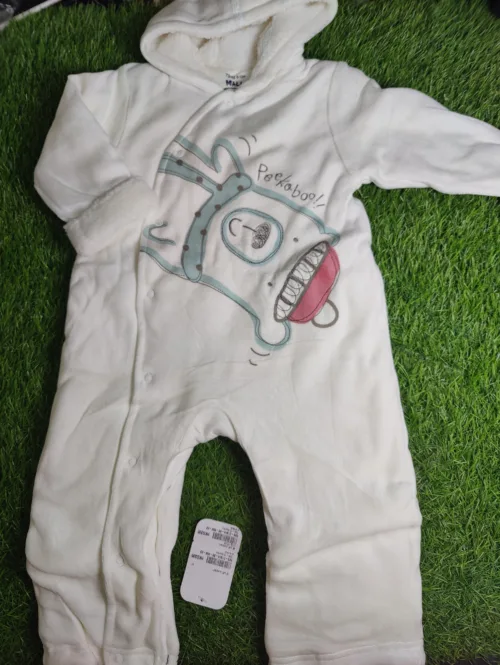 Baby Romper unisex Winter Season full sleeve white hoodie peekaboo